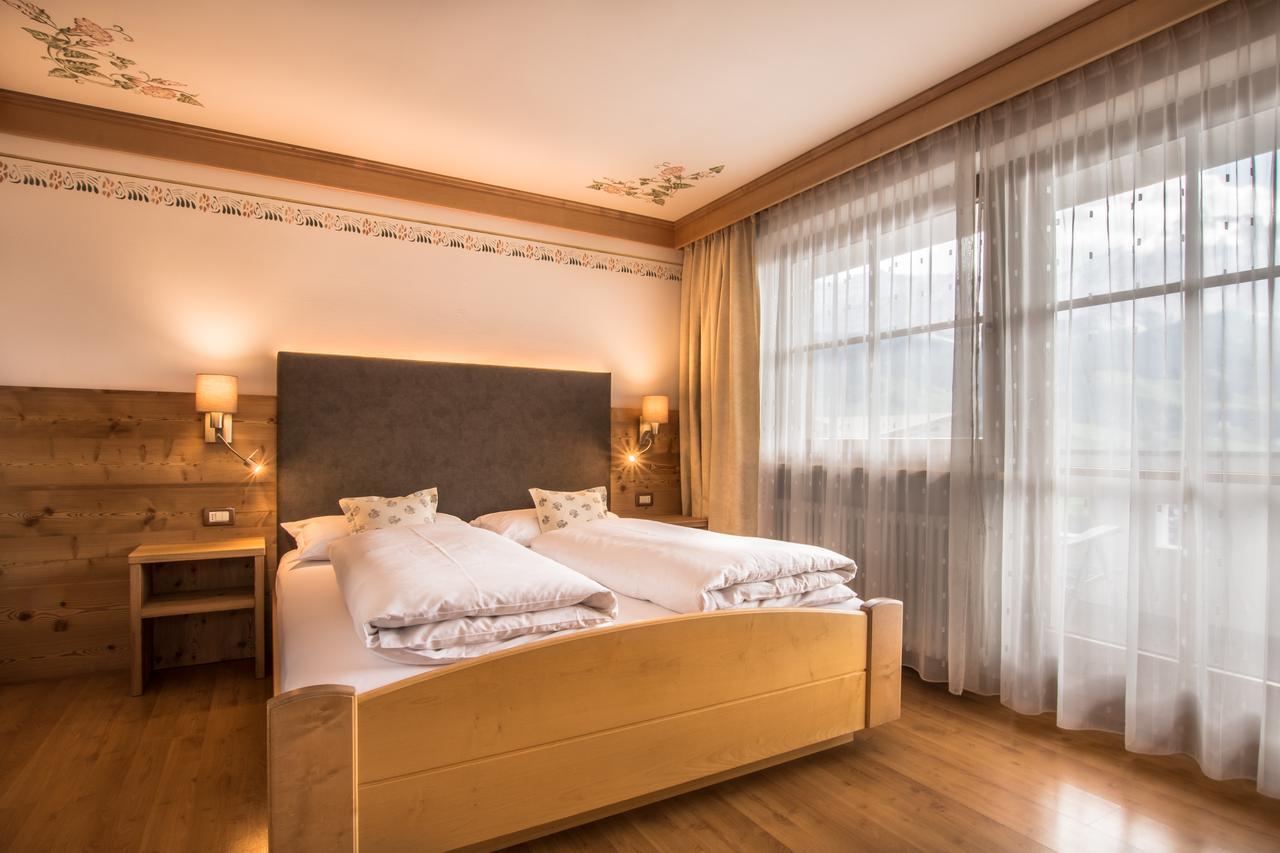 Hotel Ciasa Montanara à La Villa  Extérieur photo