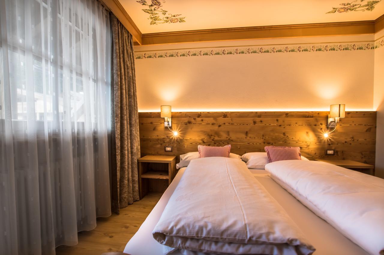 Hotel Ciasa Montanara à La Villa  Extérieur photo