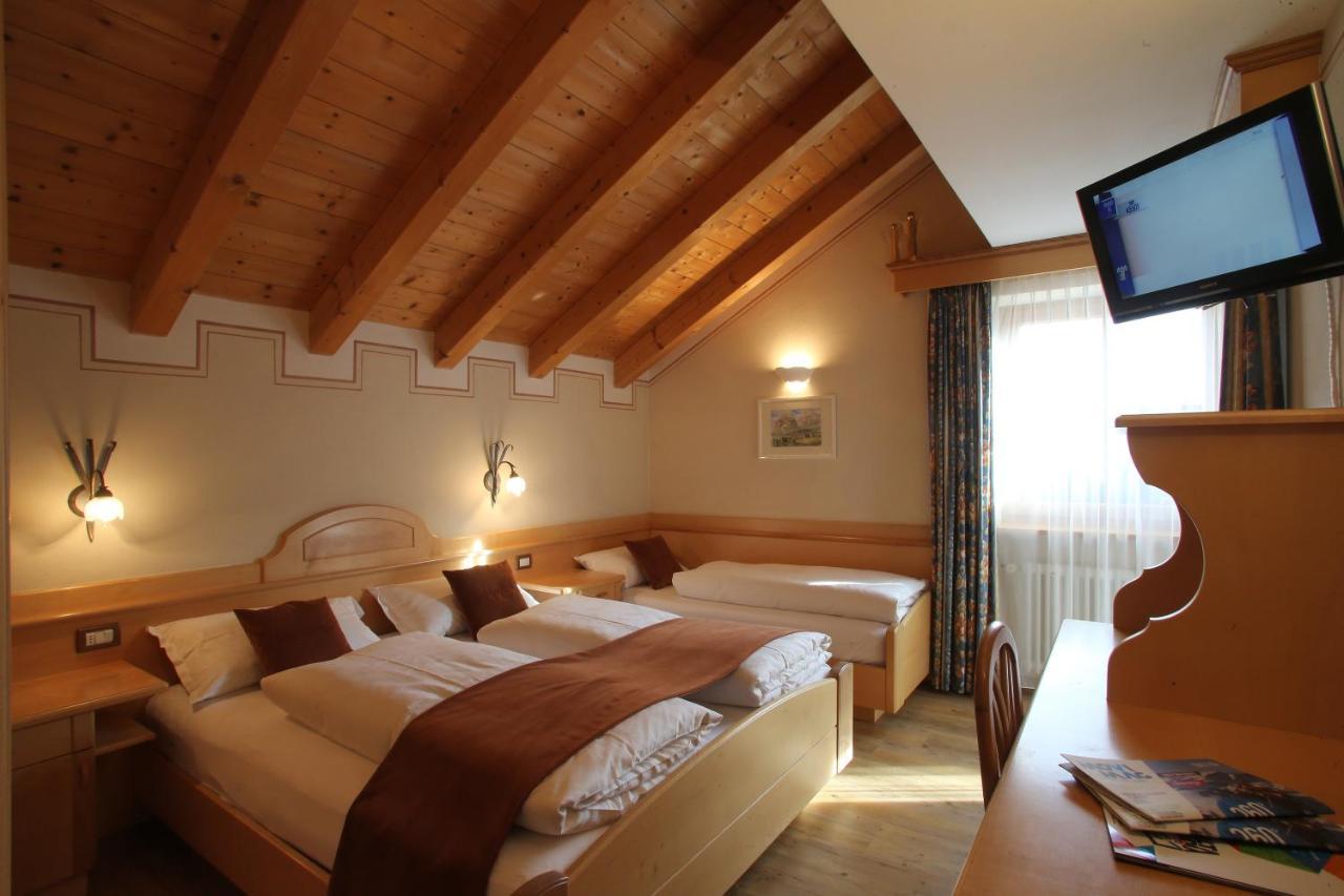 Hotel Ciasa Montanara à La Villa  Extérieur photo