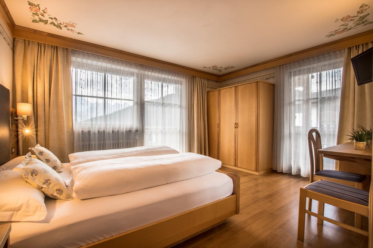 Hotel Ciasa Montanara à La Villa  Extérieur photo