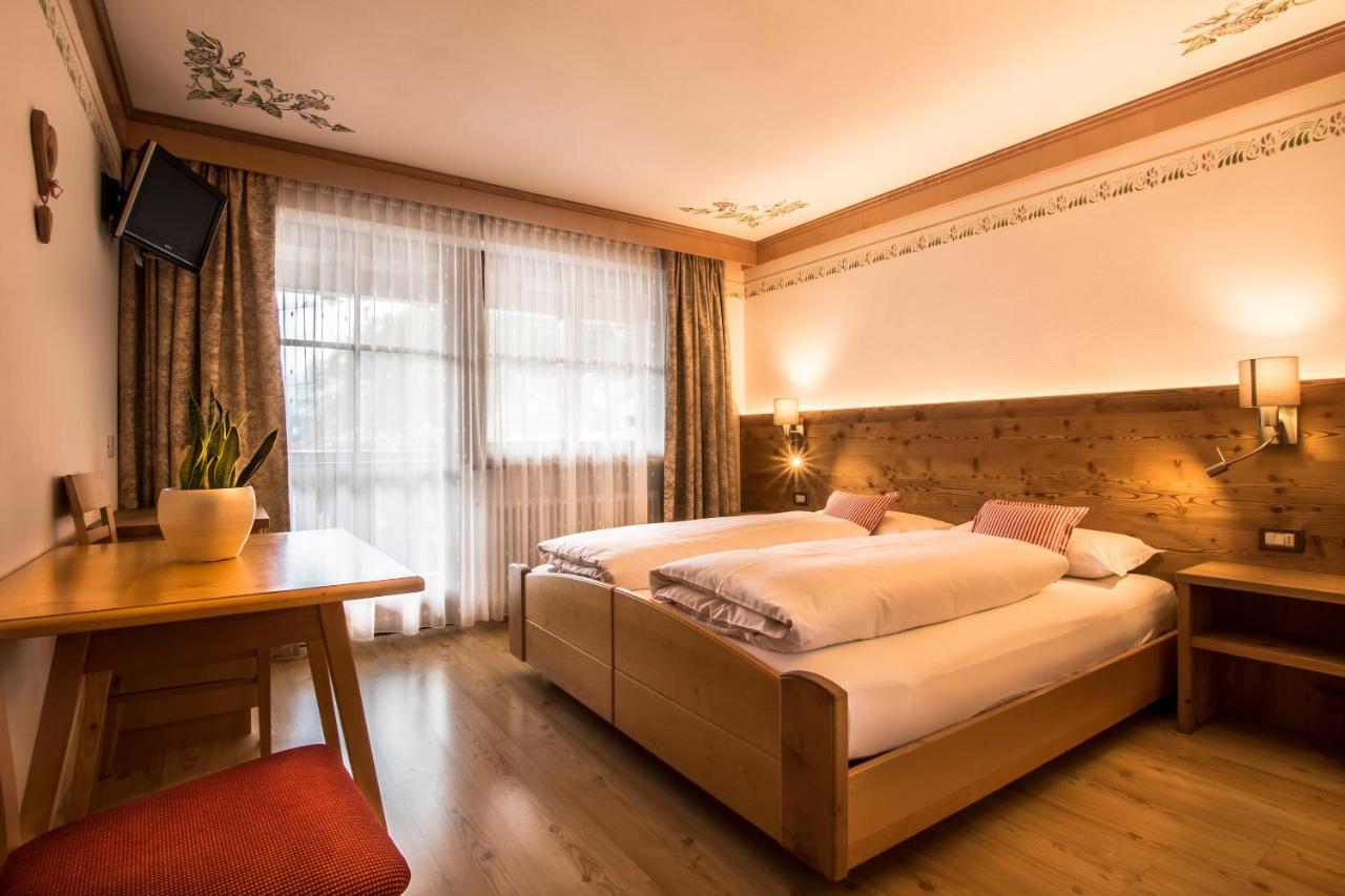 Hotel Ciasa Montanara à La Villa  Extérieur photo